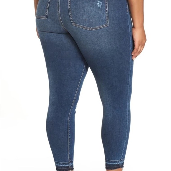 Women's Spanx Distressed Ankle Skinny Denim Jean - Picture 2 of 9